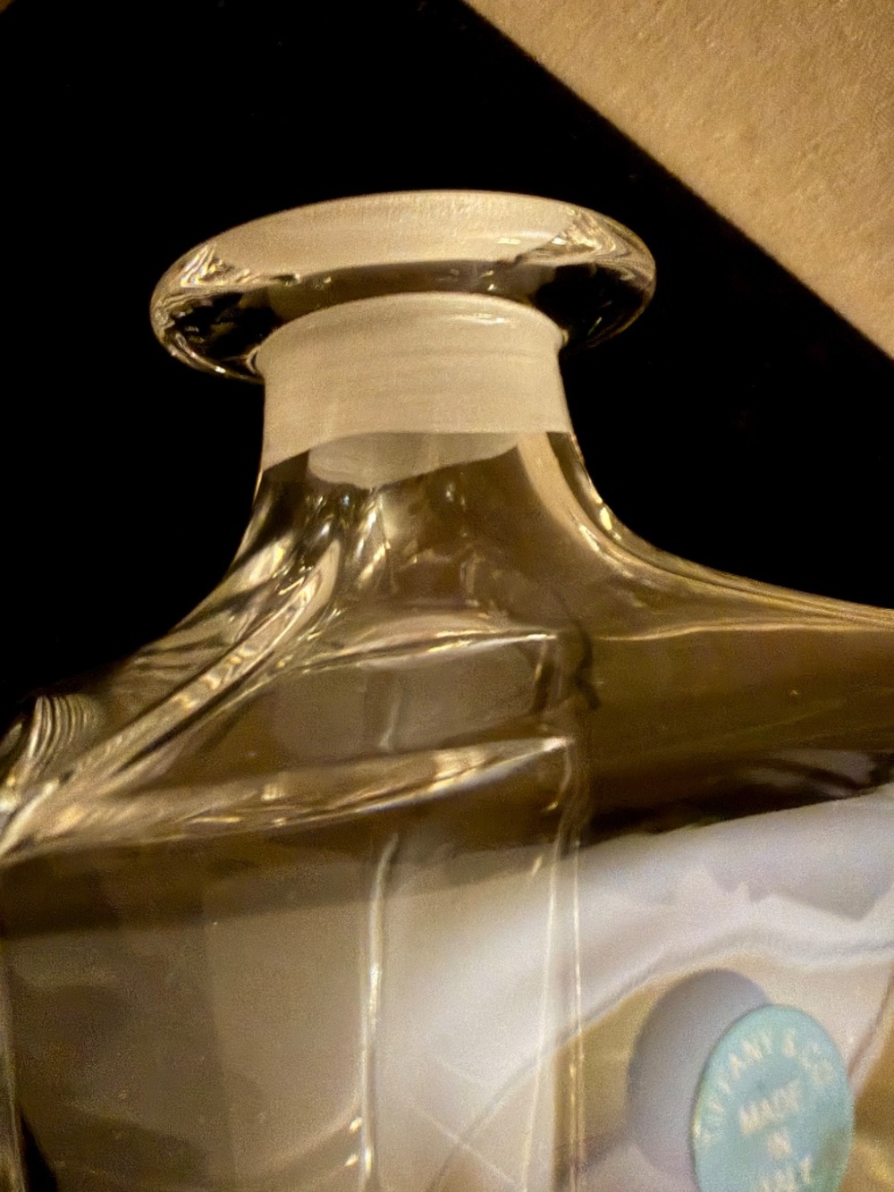 Tiffany & Co. Vintage Home Essentials Classic Square Decanter in Crystal Glass. - Picture 10 of 10